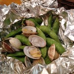 貝や しるひ - アサリと枝豆のホイル蒸し