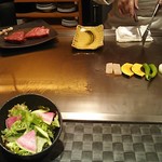 鉄板焼　季流 - ●●ステーキランチ」4,800円 (税サ込)X2人前 (①ご挨拶の一皿、②本日のスープ、③肉：国内産牛ロース 110ｇ＋フィレ 110ｇ、④野菜焼き、⑤御飯⇒ガーリックライス 変更+750円 赤出汁 香物、⑥アイスクリーム＆シャーベット、⑦コーヒー) 2018年10月