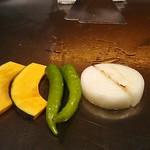 鉄板焼　季流 - ●●ステーキランチ」4,800円 (税サ込)X2人前 (①ご挨拶の一皿、②本日のスープ、③肉：国内産牛ロース 110ｇ＋フィレ 110ｇ、④野菜焼き、⑤御飯⇒ガーリックライス 変更+750円 赤出汁 香物、⑥アイスクリーム＆シャーベット、⑦コーヒー) 2018年10月