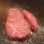 鉄板焼　季流 - ●●ステーキランチ」4,800円 (税サ込)X2人前 (①ご挨拶の一皿、②本日のスープ、③肉：国内産牛ロース 110ｇ＋フィレ 110ｇ、④野菜焼き、⑤御飯⇒ガーリックライス 変更+750円 赤出汁 香物、⑥アイスクリーム＆シャーベット、⑦コーヒー) 2018年10月
