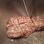 鉄板焼　季流 - ●●ステーキランチ」4,800円 (税サ込)X2人前 (①ご挨拶の一皿、②本日のスープ、③肉：国内産牛ロース 110ｇ＋フィレ 110ｇ、④野菜焼き、⑤御飯⇒ガーリックライス 変更+750円 赤出汁 香物、⑥アイスクリーム＆シャーベット、⑦コーヒー) 2018年10月