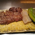 鉄板焼　季流 - ●●ステーキランチ」4,800円 (税サ込)X2人前 (①ご挨拶の一皿、②本日のスープ、③肉：国内産牛ロース 110ｇ＋フィレ 110ｇ、④野菜焼き、⑤御飯⇒ガーリックライス 変更+750円 赤出汁 香物、⑥アイスクリーム＆シャーベット、⑦コーヒー) 2018年10月