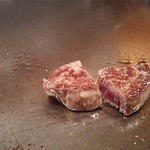 鉄板焼　季流 - ●●ステーキランチ」4,800円 (税サ込)X2人前 (①ご挨拶の一皿、②本日のスープ、③肉：国内産牛ロース 110ｇ＋フィレ 110ｇ、④野菜焼き、⑤御飯⇒ガーリックライス 変更+750円 赤出汁 香物、⑥アイスクリーム＆シャーベット、⑦コーヒー) 2018年10月