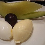 鉄板焼　季流 - ●●ステーキランチ」4,800円 (税サ込)X2人前 (①ご挨拶の一皿、②本日のスープ、③肉：国内産牛ロース 110ｇ＋フィレ 110ｇ、④野菜焼き、⑤御飯⇒ガーリックライス 変更+750円 赤出汁 香物、⑥アイスクリーム＆シャーベット、⑦コーヒー) 2018年10月