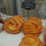 バトー - 初代クッキードーナツ
      二代目は西のクッキードーナツになるそうだ