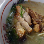 博多長浜ラーメン - 角煮がゴロゴロっと