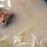 博多長浜ラーメン - 癖のない豚骨スープ