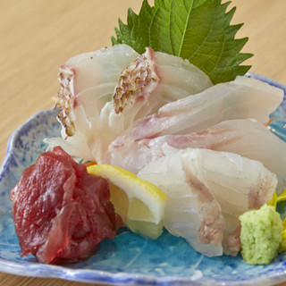 鮮度抜群のお刺身や、サクサクの天ぷらをお楽しみください