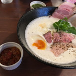 コジーナ邸 鶏白湯ラーメンと豪快な居酒屋料理＆鍋 - 