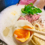 コジーナ邸 鶏白湯ラーメンと豪快な居酒屋料理＆鍋 本町阿波座 - 