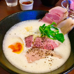 コジーナ邸 鶏白湯ラーメンと豪快な居酒屋料理＆鍋 - 