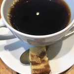 クッチーナ ディ サルティーニ - このホットコーヒー美味しかった！ミニミニデザート付。