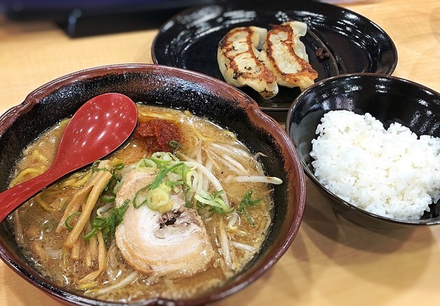 北海道ラーメン 麺処うたり 平塚四之宮店 平塚 ラーメン 食べログ