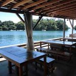 平野鮮魚 - 外ベランダ：6人テーブル×3席