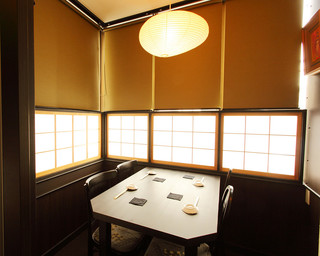 Sushi Mandai - 椅子・テーブル 完全個室