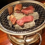 炭火ホルモン 焼肉 金丸 - 