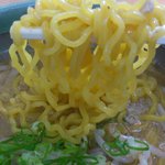 麺屋 彩未 - 【2011年08月】味噌らーめんの麺のアップ。