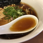 自家製手もみ麺 鈴ノ木 - 旨味の濃いスープ
