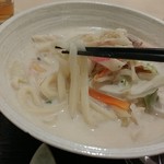 Cafe ゆるり - 自家製麺は讃岐風かな