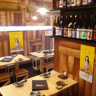 1 minute walk from Shinbashi Station Karasumori Exit! The open interior can accommodate up to 44 people◎