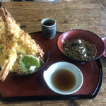 活魚問屋 海寶 - 1日10食限定の【えびの天丼】セットの味噌汁