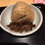 ニクスイハヤト - かしわおにぎりには昆布カツオがついています