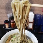 煮干らー麺シロクロ - セメントスープをガッチリ纏います