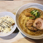 麺処 一朗 - 背脂中華(細麺大盛)+チャーマヨ丼