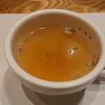 洋食屋 ペロリ - ライスセットのコンソメスープ