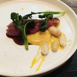 セルサルサーレ - 銀の鴨のロースト 藁で燻して スモークしたカボチャのソースと赤ワインのソース