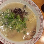 濃厚豚骨らーめん ５００円　ｷﾀｺﾚ！激ｳﾏﾗｰﾒﾝ！この味は博多にはない！