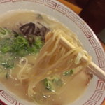 24番線位の細麺ｽﾄﾚｰﾄで、ｴｯｼﾞのあるｽｸｴｱ断面、加水率は中低級