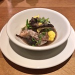 スガハラ - 出水 鯛 カマ + 米沢 香茸 獅子茸 + カリフラワー + ミズの実 スープ仕立て