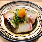 寿司大 - 定番のシマアジ
      脂のって美味しい