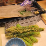 味処 大丸 - 遠賀産 アスパラの天ぷら 650円