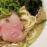 麺屋 六感堂 - 背脂煮干中華そば（細麺）