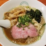 麺屋 六感堂 - 背脂煮干中華そば（細麺）