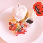 バタープレミアム ららぽーと豊洲店 - ミックスベリーのホワイトタワー