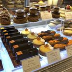 フレデリック カッセル - ディスプレイ