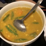 ミンガラバー - 豆と野菜のカレー