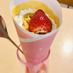 アオイ農園　ぶどうの木 - かなりミニサイズの気もするが、しっかりイチゴが入ってたよ♪