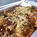 吾助 - たこ焼き＆えび焼きのMIX…500円