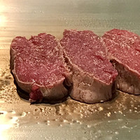 ステーキ円山 - 肉はレアで