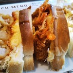 元町珈琲 - 海老フライサンド、大きな海老フライがゴロゴロ入ってます!!