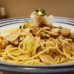 ハシヤ - キノコ×キノコ　ガリバタ醤油味横から