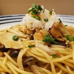 ハシヤ - キノコ×キノコ　ガリバタ醤油味大盛