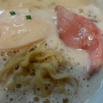 Ramen miyabi - 鶏と豚のチャーシューと麺