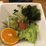 寿しの喜多八 - 野菜サラダと蜜柑