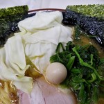 とんこつ家 然 - キャベツ、ほうれん草、うずら