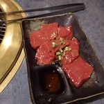 yakinikudensetsunikuemon - 生でも食べられるくらい新鮮なレバーを火をしっかり入れて楽しんだ♪